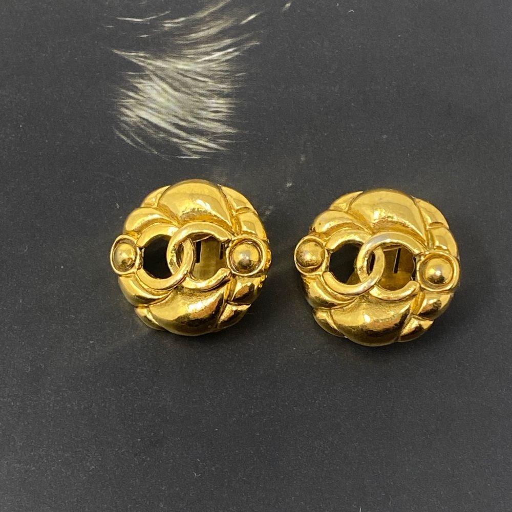 Chanel Vintage Round Gold CC Mark Hollow Type Earrings 80s - Picture 10 of 16